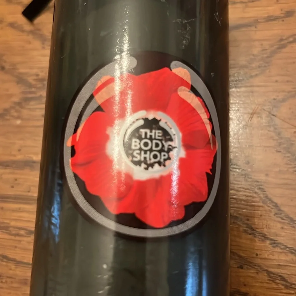 The Body‎ Shop Smoky Poppy bath bombs